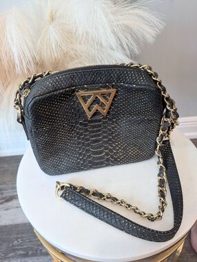 Kelly Wynne Grey And Gold Faux-Snakeskin Crossbody With Gold Hardware And Chain